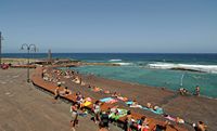 El pueblo de Bajamar en Tenerife. Piscinas naturales. Haga clic para ampliar la imagen.