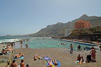 A aldeia de Bajamar em Tenerife. As piscinas naturais. Clicar para ampliar a imagem.