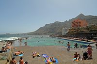 Das Dorf Bajamar in Teneriffa. Naturschwimmbäder. Klicken, um das Bild zu vergrößern