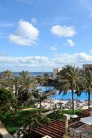 Le village de Caleta de Fuste à Fuerteventura. La piscine de l'hôtel Elba Carlota. Cliquer pour agrandir l'image.