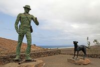 Het dorp Cofete in Fuerteventura. Standbeeld van Gustav Winter (auteur Frank Vincentz). Klikken om het beeld te vergroten.