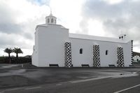A aldeia de Mancha Blanca em Lanzarote. A igreja de Nossa Senhora das Dores. Clicar para ampliar a imagem.