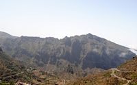 Le village de Masca à Ténériffe. Barranco vu du belvédère de la Cruz de Gilda. Cliquer pour agrandir l'image.