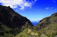 Il villaggio di Masca a Tenerife. Barranco de Masca. Clicca per ingrandire l'immagine.