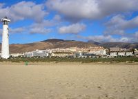 The village of Morro del Jable in Fuerteventura. The range of Mattoral (author Michael Sander). Click to enlarge the image.