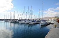 El pueblo de Puerto Calero en Lanzarote. El puerto deportivo. Haga clic para ampliar la imagen.