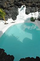 El pueblo de Tahíche en Lanzarote. La piscina en el sótano de la casa de César Manrique. Haga clic para ampliar la imagen.