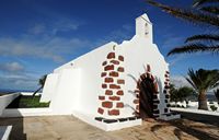 Das Dorf La Vegueta Yuco in Lanzarote. Die Kapelle Unserer Lieben Frau von Regla. Klicken, um das Bild zu vergrößern