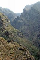 La città di Adeje a Tenerife. Barranco del Infierno. Clicca per ingrandire l'immagine.