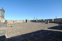La ciudad de Arrecife en Lanzarote. Castillo de San José. la plataforma. Haga clic para ampliar la imagen.