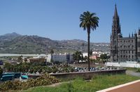 Die Stadt Arucas auf Gran Canaria. Dom. Klicken, um das Bild zu vergrößern