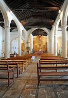 De stad Betancuria in Fuerteventura. Schip van de kerk Santa María. Klikken om het beeld te vergroten.