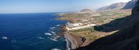 Die Stadt Buenavista del Norte in Teneriffa. Blick vom Mirador Dom Pompeyo. Klicken, um das Bild zu vergrößern