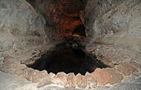A caverna da Cueva de los Verdes Haria em Lanzarote. O lago subterrâneo. Clicar para ampliar a imagem.