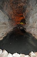 La Cueva de los Verdes en Haría en Lanzarote. Lago subterráneo. Haga clic para ampliar la imagen.