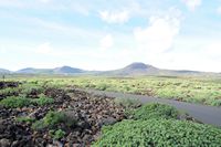 Las simas de Jameos del Agua en Haría en Lanzarote. El volcán Corona. Haga clic para ampliar la imagen.