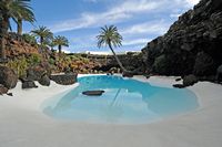 La ville d'Haría à Lanzarote. Le bassin de Jameos del Agua. Cliquer pour agrandir l'image.