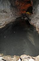 Die Stadt Haría auf Lanzarote. Der unterirdische See der Cueva de los Verdes. Klicken, um das Bild zu vergrößern
