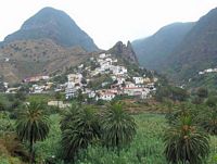 De stad Hermigua in La Gomera. Klikken om het beeld te vergroten.