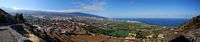 De stad La Orotava in Tenerife. La Orotava uitzicht vanaf de Humboldt oogpunt. Klikken om het beeld te vergroten.
