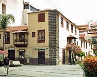 De stad Puerto de la Cruz in Tenerife. Casa Iriarte. Klikken om het beeld te vergroten.