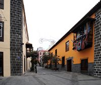 De stad Puerto de la Cruz in Tenerife. Casa Hermanos de la Cruz Blanca. Klikken om het beeld te vergroten.