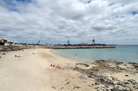 La ciudad de Puerto del Rosario en Fuerteventura. Playa y puerto. Haga clic para ampliar la imagen.