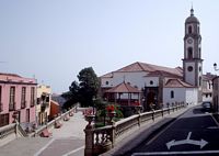 De stad Los Realejos in Tenerife. De kerk van de Ontvangenis. Klikken om het beeld te vergroten.