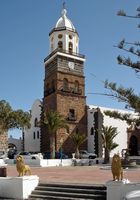 Die Stadt Teguise auf Lanzarote. Kirche Saint-Michel. Klicken, um das Bild zu vergrößern