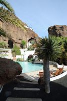 La ciudad de Teguise en Lanzarote. Piscina de la casa de Omar Sharif en Nazaret. Haga clic para ampliar la imagen.