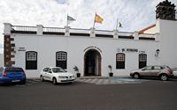 De stad Teguise in Lanzarote. Het Stadhuis (Ayuntamiento) Klikken om het beeld te vergroten.