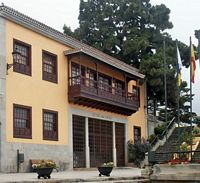 Die Stadt La Victoria de Acentejo auf Teneriffa. Rathaus. Klicken, um das Bild zu vergrößern