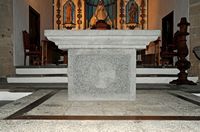 La ciudad de Yaiza en Lanzarote. Altar de la Iglesia de Nuestra Señora de los Remedios. Haga clic para ampliar la imagen.