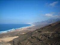 Das Dorf Cofete auf Fuerteventura. Strand von Cofete auf Fuerteventura (Autor Amaia eta Gotzon). Klicken, um das Bild in Flickr zu vergrößern (neue Nagelritze).