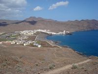 Het dorp Las Playitas in Fuerteventura. De kreek van Las Playitas (auteur Alain Sidler). Klikken om het beeld te vergroten in Panoramio (nieuwe tab).