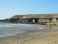 La città di Pájara a Fuerteventura. Spiaggia Garcey (autore leo1383). Clicca per ingrandire l'immagine in Panoramio (nuova unghia).