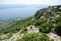 Le mont Vidova Gora, île de Brač en Croatie. Vue sur le canal de Hvar depuis Vidova Gora. Cliquer pour agrandir l'image dans Adobe Stock (nouvel onglet).