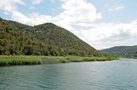 La rivière Krka en Croatie. La Krka à l'approche de Skradinski Buk. Cliquer pour agrandir l'image dans Adobe Stock (nouvel onglet).