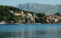 Le village de Cavtat en Croatie. Église Notre Dame des Neiges. Cliquer pour agrandir l'image dans Adobe Stock (nouvel onglet).