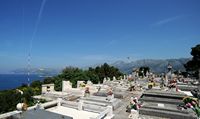 Le village de Cavtat en Croatie. Le cimetière. Cliquer pour agrandir l'image dans Adobe Stock (nouvel onglet).