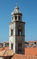 La ville close de Dubrovnik en Croatie. Quartier des Dominicains. Couvent dominicain, clocher. Cliquer pour agrandir l'image dans Adobe Stock (nouvel onglet).