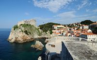 Les fortifications de Dubrovnik en Croatie. Fortifications maritimes. Le Fort Bokar et la Forteresse Laurent. Cliquer pour agrandir l'image dans Adobe Stock (nouvel onglet).