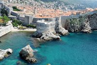 Les fortifications de Dubrovnik en Croatie. Fortifications maritimes. Fort bokar vu depuis la forteresse Laurent. Cliquer pour agrandir l'image dans Adobe Stock (nouvel onglet).