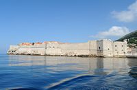 Les fortifications de Dubrovnik en Croatie. Fortifications maritimes. Vues depuis la mer. Cliquer pour agrandir l'image dans Adobe Stock (nouvel onglet).