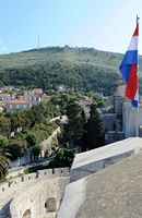 Les fortifications de Dubrovnik en Croatie. Fortifications du nord. Mont Saint-Serge. Cliquer pour agrandir l'image dans Adobe Stock (nouvel onglet).