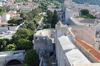 Les fortifications de Dubrovnik en Croatie. Fortifications de l'ouest. Porte de pile. Cliquer pour agrandir l'image dans Adobe Stock (nouvel onglet).