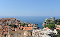 Les fortifications de Dubrovnik en Croatie. Fortifications de l'ouest. Fortifications de l'ouest vues depuis la forteresse Minceta. Cliquer pour agrandir l'image dans Adobe Stock (nouvel onglet).