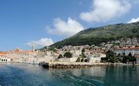 Les fortifications de Dubrovnik en Croatie. Le port. La digue Kaše. Cliquer pour agrandir l'image dans Adobe Stock (nouvel onglet).