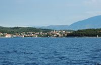 La ville de Jelsa, île de Hvar en Croatie. La ville de Jelsa. Cliquer pour agrandir l'image dans Adobe Stock (nouvel onglet).