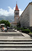 La ville de Makarska en Croatie. La cathédrale Saint-Marc. Cliquer pour agrandir l'image dans Adobe Stock (nouvel onglet).